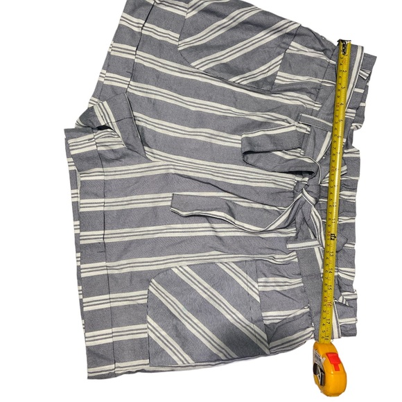 NWT Full circle trends short by Jolie & Joy. Super soft too - Picture 3 of 5